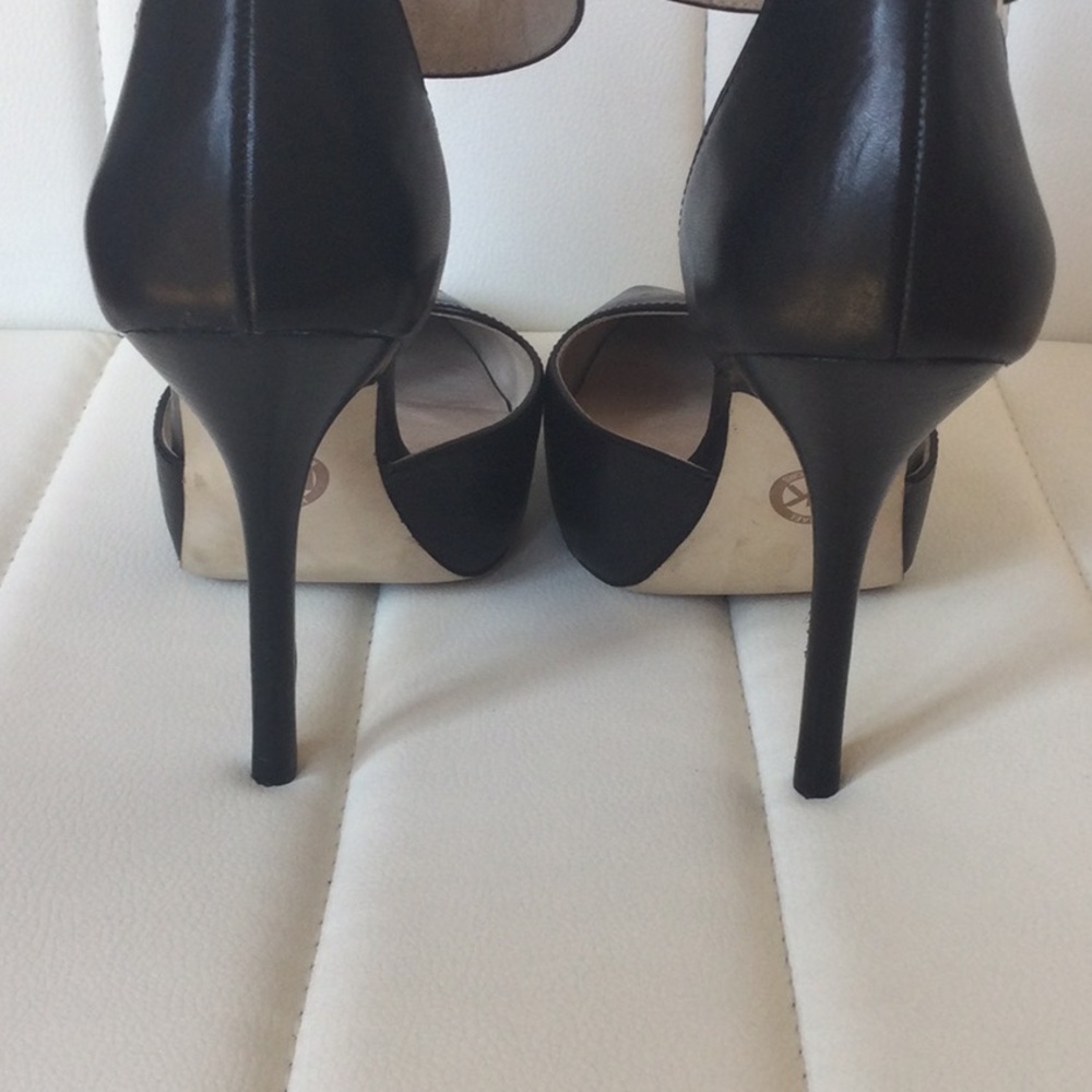 EUC Michael Michael Kors 8M Black Leather Shoes Heels - Picture 9 of 16
